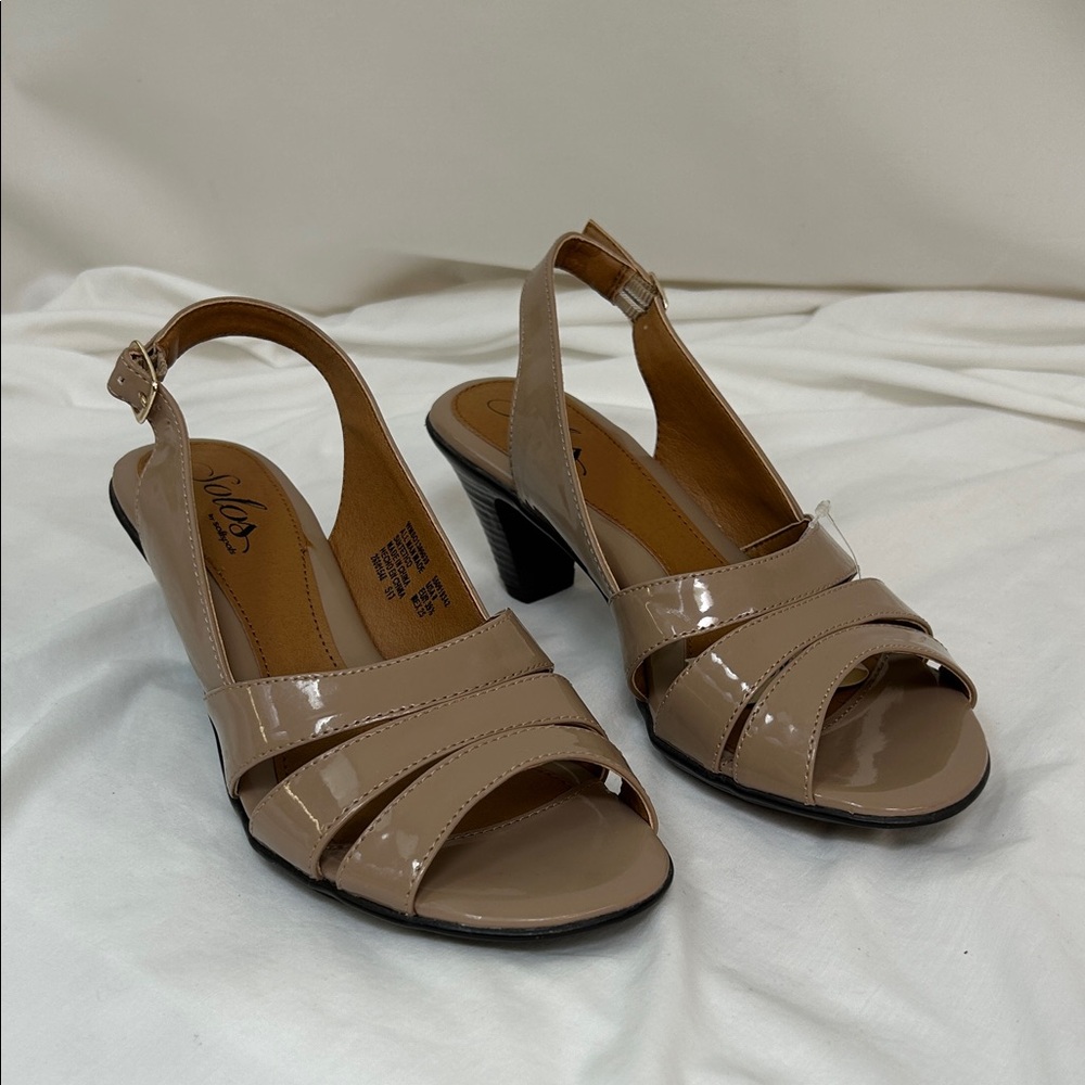 Softspots Solos Kristie Sand  Patent Slingback Heels Size 8